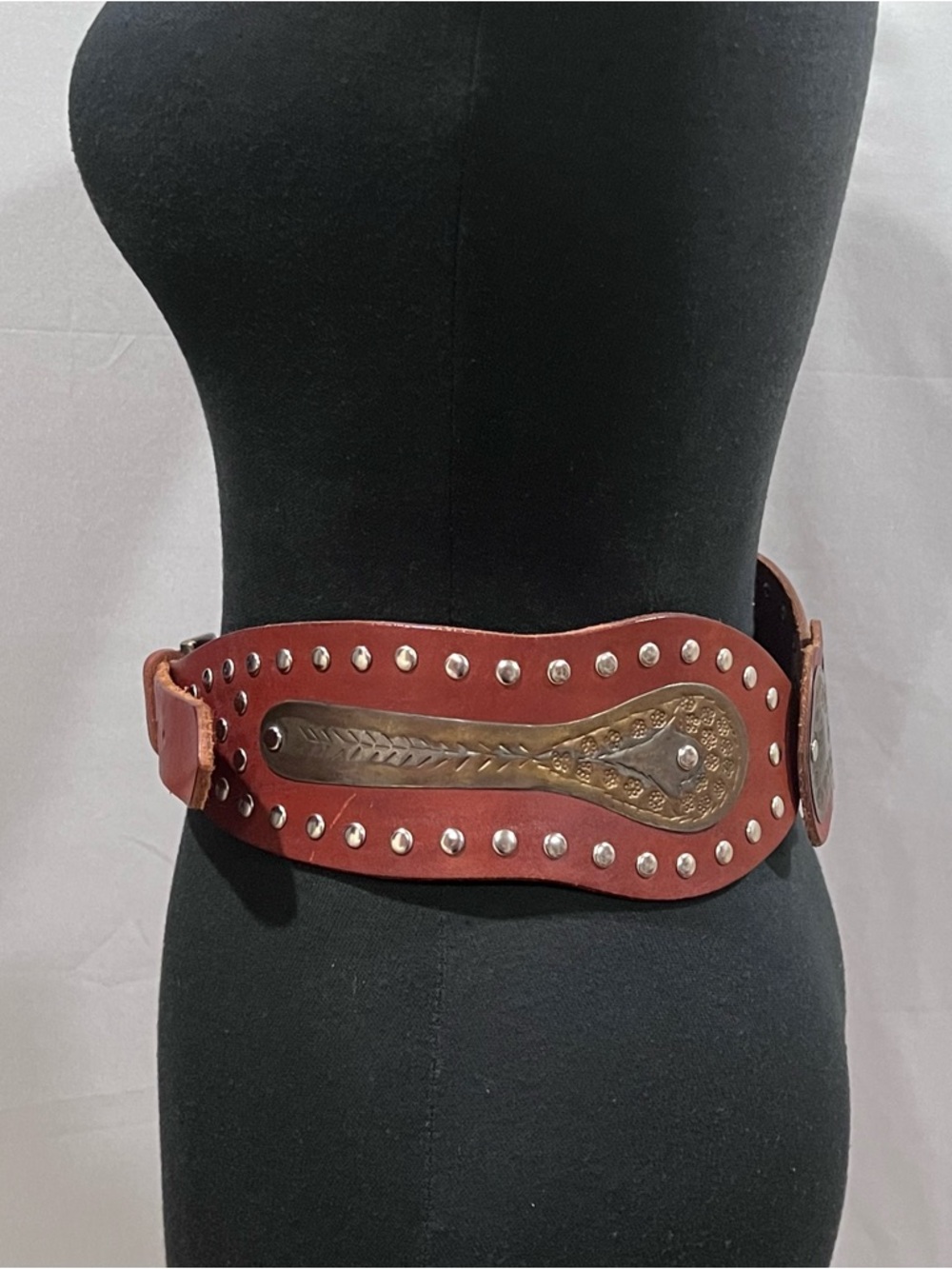 Ralph Lauren Women’s Leather Studded Belt - Picture 4 of 12